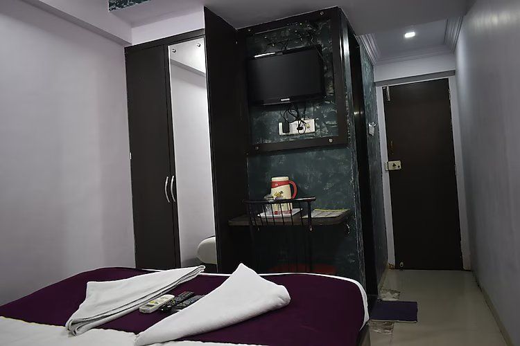 Hotel Arma Court Standard AC Room 6