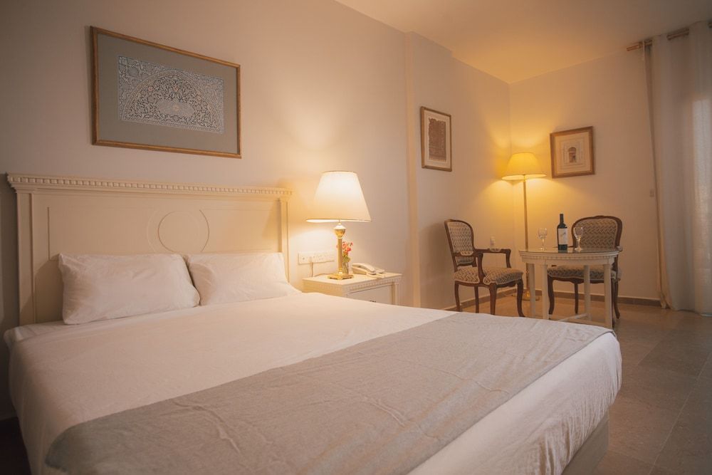 Grand Hotel Madaba Deluxe Single Room 2