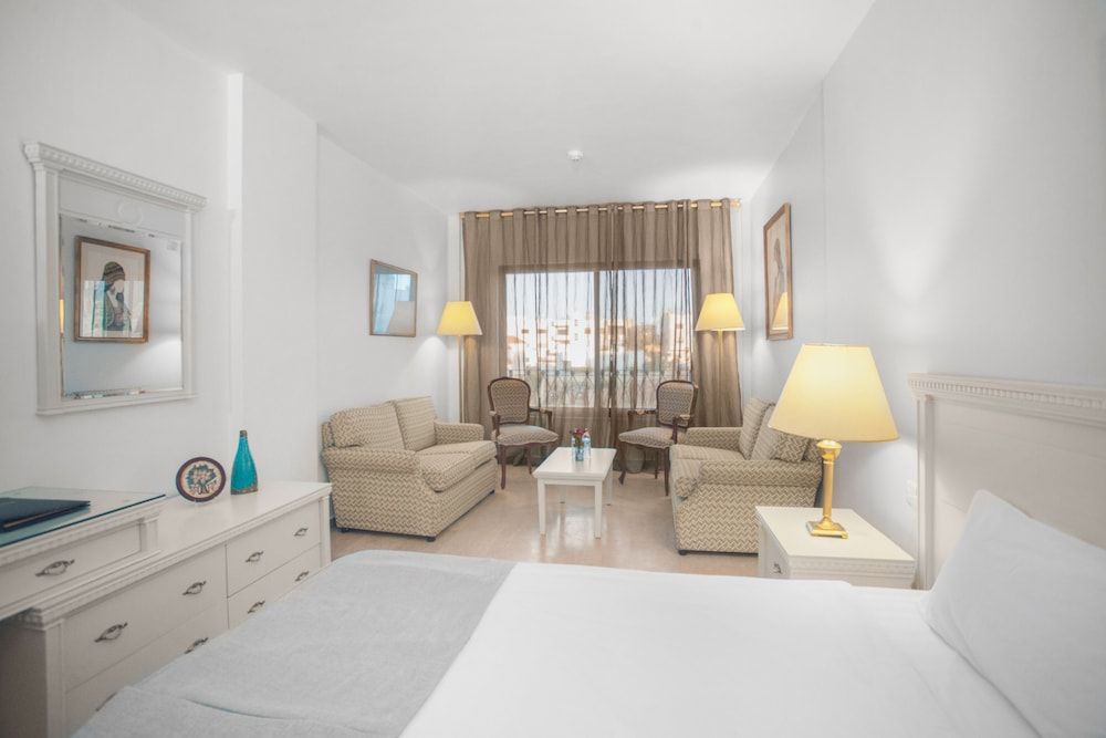 Grand Hotel Madaba Junior Studio Suite, Pool View 2