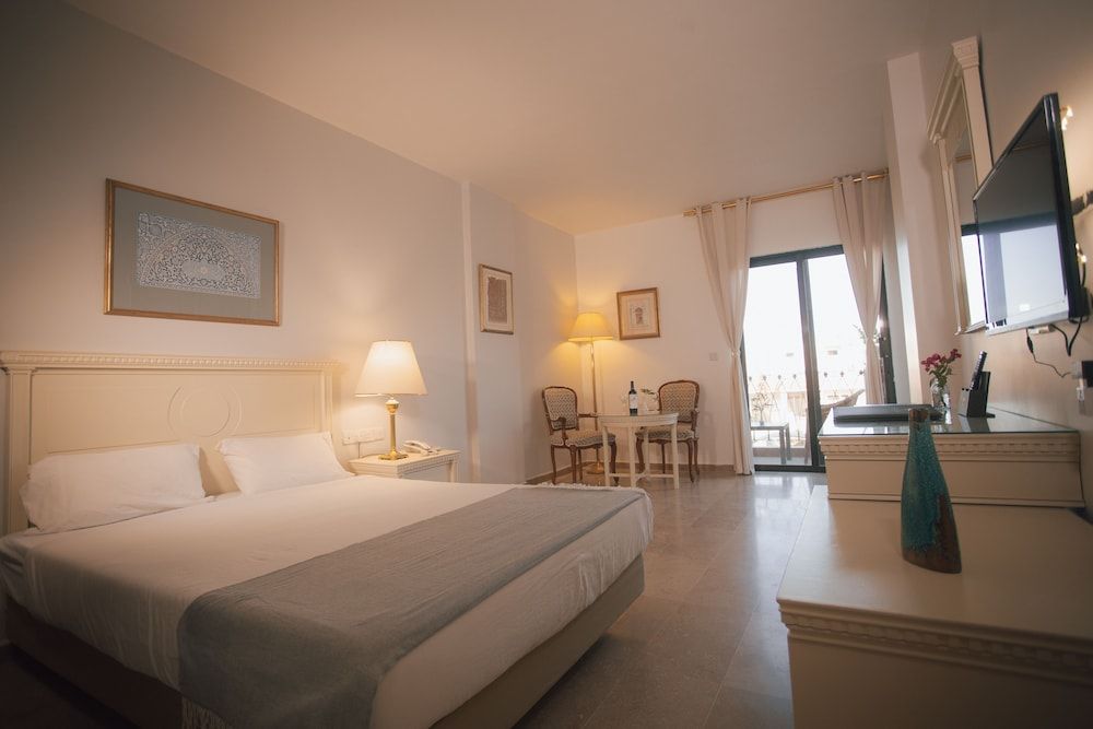 Grand Hotel Madaba Deluxe Single Room