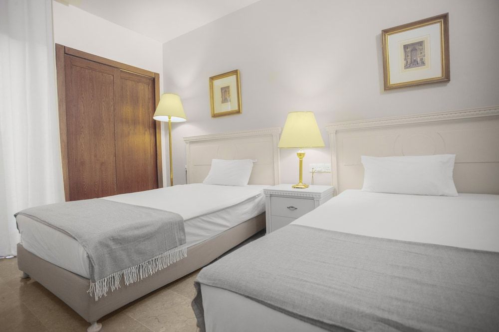 Grand Hotel Madaba Deluxe Twin Bed Room 3