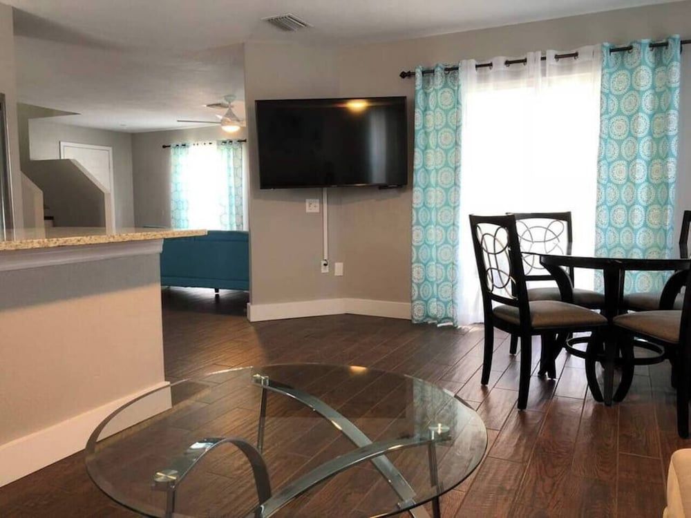 undefined Hamlet by I-4 · New! 5 Bedroom Pool Villa. Sleep 15+ Orlando 8