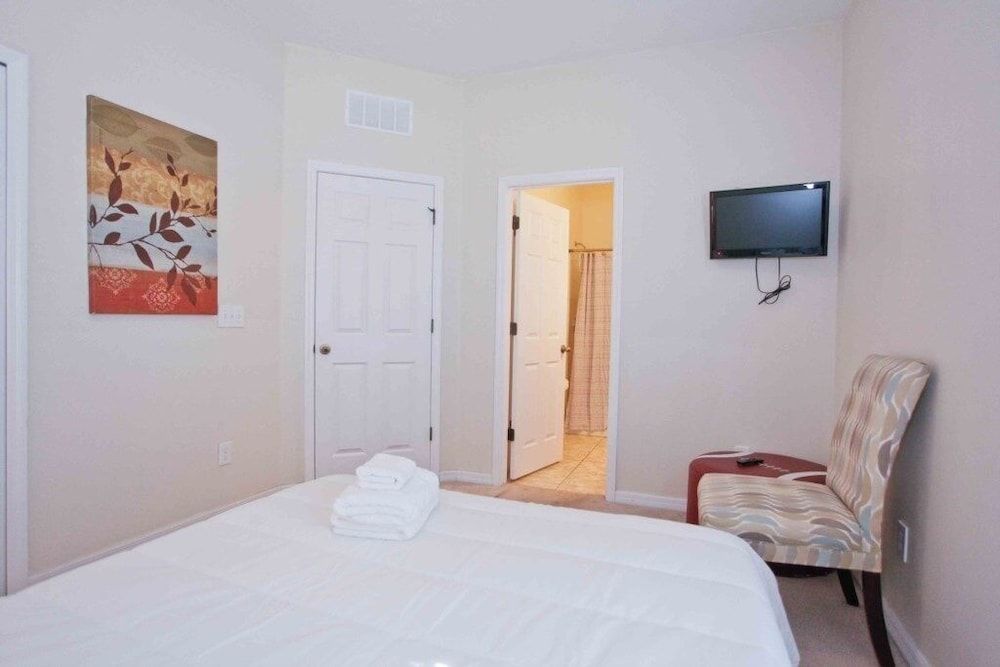 4563 Ada Lane 2596 4 Bedroom Townhouse by RedAwning Townhome, 4 Bedrooms 10