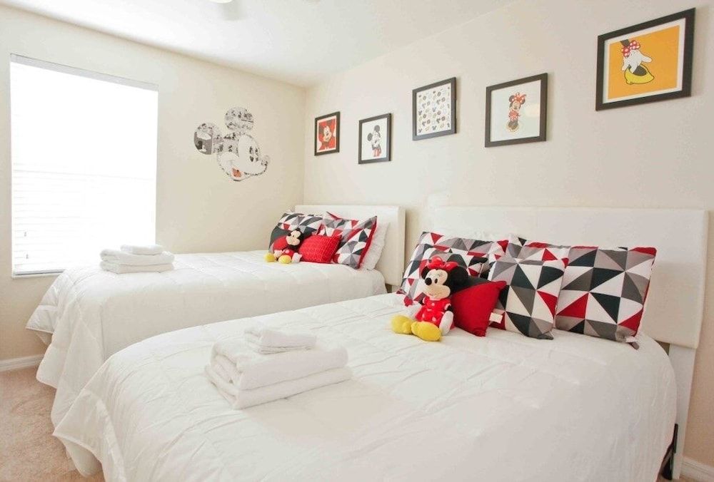 4563 Ada Lane 2596 4 Bedroom Townhouse by RedAwning Townhome, 4 Bedrooms 4