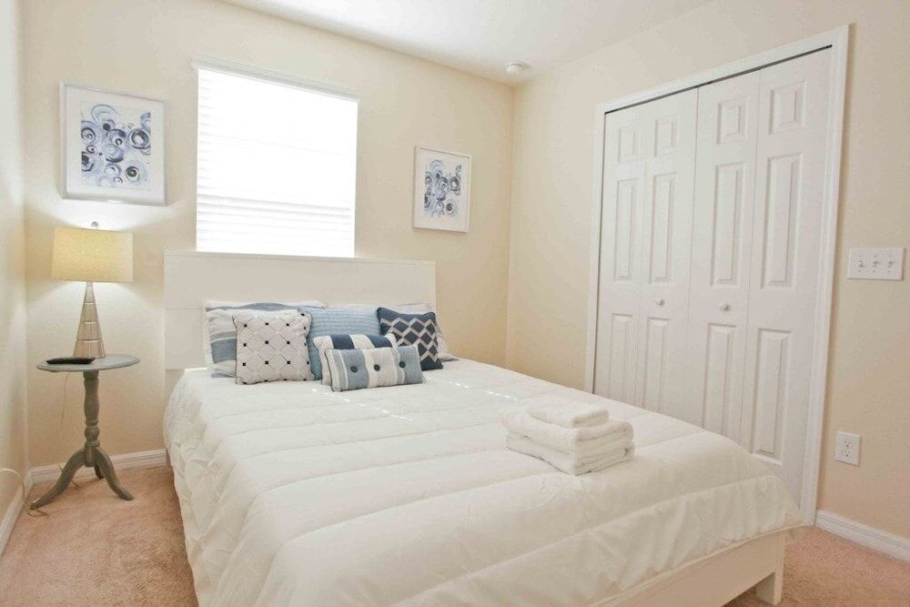 4563 Ada Lane 2596 4 Bedroom Townhouse by RedAwning Townhome, 4 Bedrooms 3