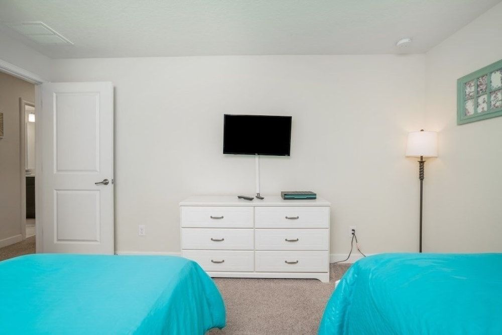 1566plunker 4 Bedroom Townhouse by RedAwning Townhome, 4 Bedrooms 15