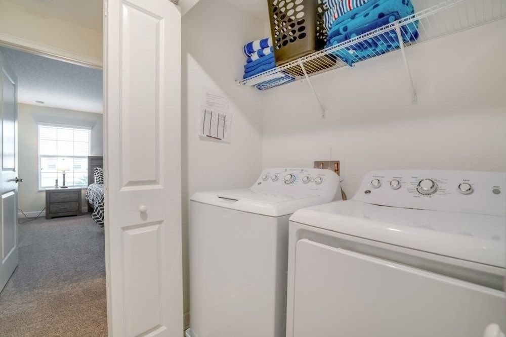 1566plunker 4 Bedroom Townhouse by RedAwning Townhome, 4 Bedrooms 10