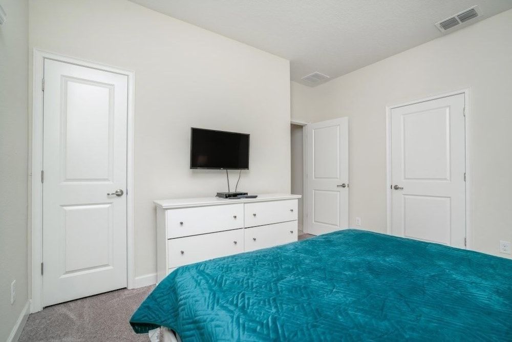 1566plunker 4 Bedroom Townhouse by RedAwning Townhome, 4 Bedrooms 6