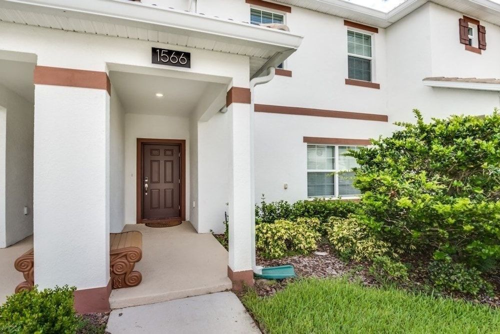 undefined 1566plunker 4 Bedroom Townhouse by RedAwning 5