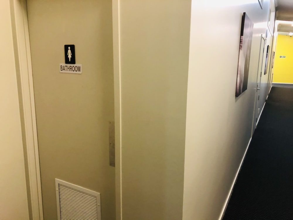 Silver Fern Lodge Standard room with shared bathroom 8