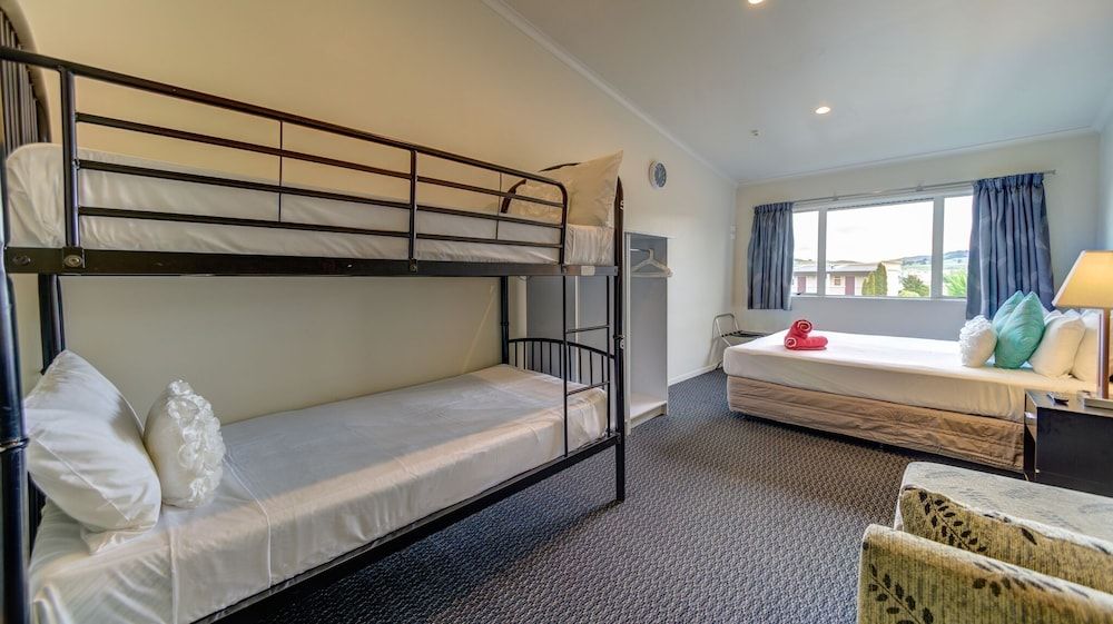 Silver Fern Lodge Standard room with shared bathroom 3
