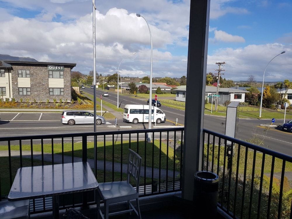 Silver Fern Lodge Standard room with shared bathroom 5