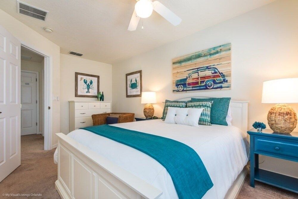 Bella Vidatown With Full Size Pool! 4 Bedroom Townhouse by RedAwning Townhome, 4 Bedrooms 8