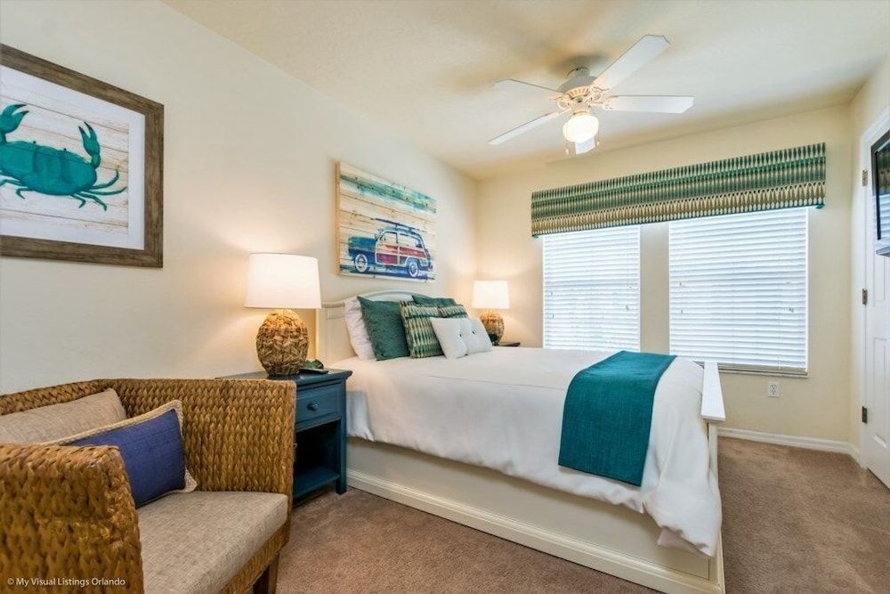 Bella Vidatown With Full Size Pool! 4 Bedroom Townhouse by RedAwning Townhome, 4 Bedrooms 7