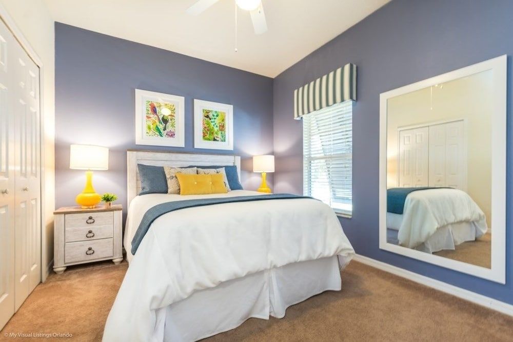 Bella Vidatown With Full Size Pool! 4 Bedroom Townhouse by RedAwning Townhome, 4 Bedrooms 2