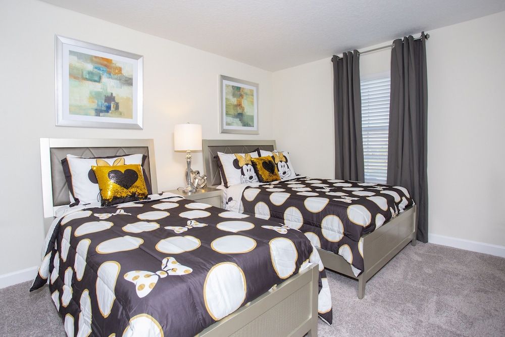 undefined New 4 bdrms home at Champions Gate 8