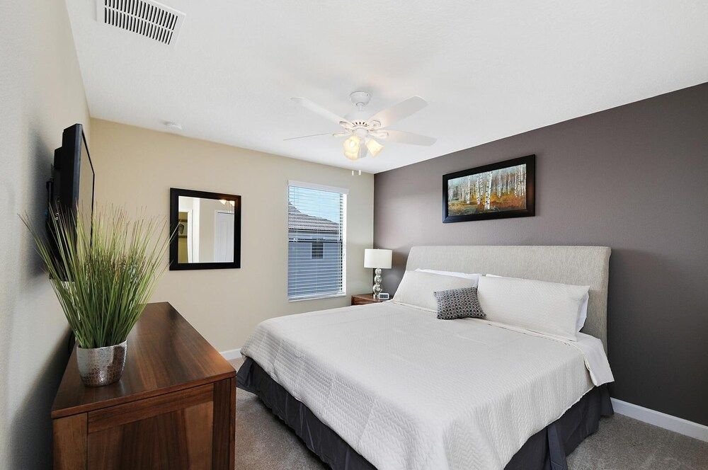 undefined Decorated 6 beds at Champions Gate 8