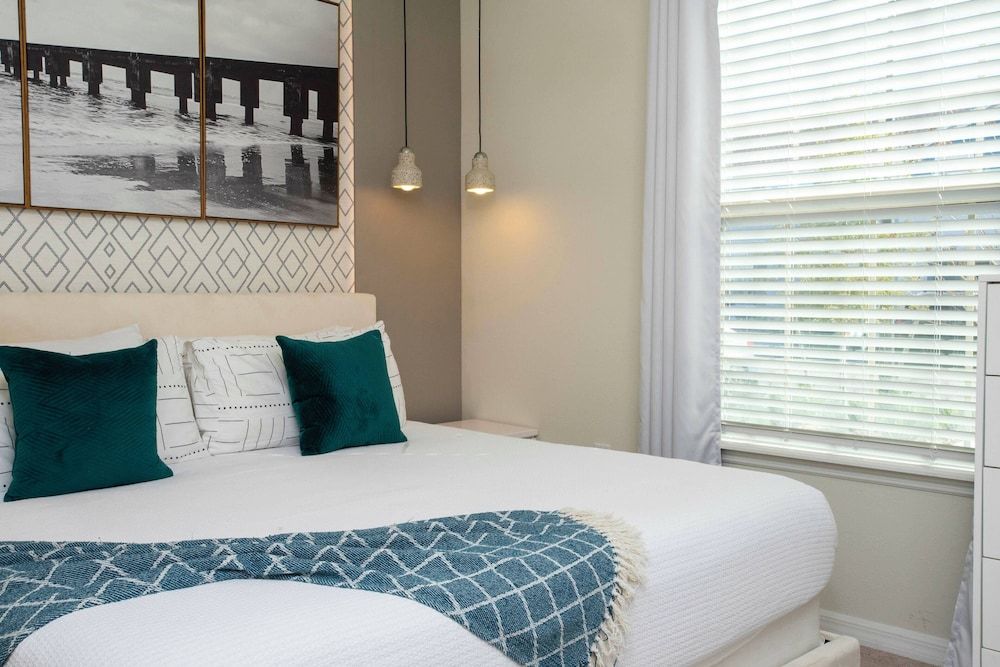 undefined Gorgeous Themed Townhome at Windsor at Westside WW8915 10