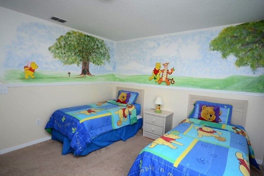 House (86340 2-Story Prestine 4-Bed Pool Hom)