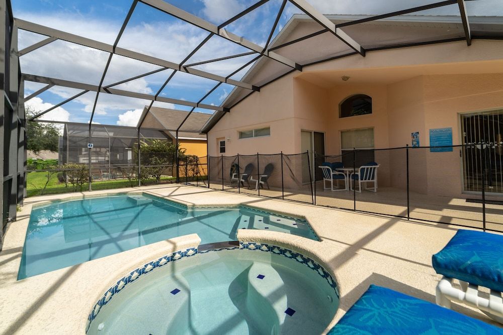 undefined Family-friendly Pool Home Spa Games Room 87217 4