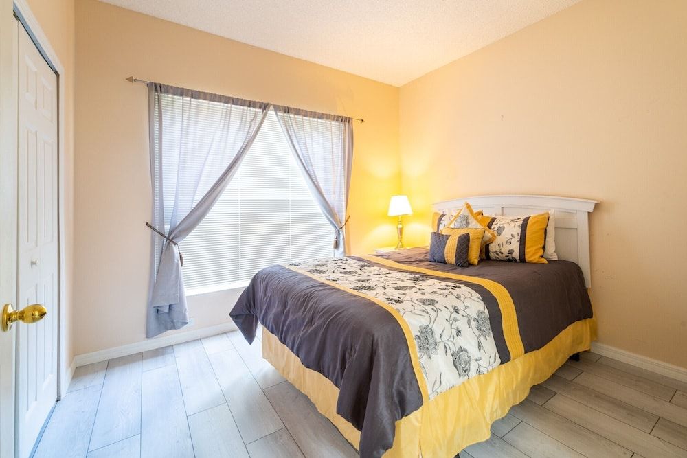 undefined Family-friendly Pool Home Spa Games Room 87217 9