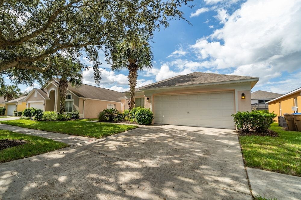 undefined Family-friendly Pool Home Spa Games Room 87217 2