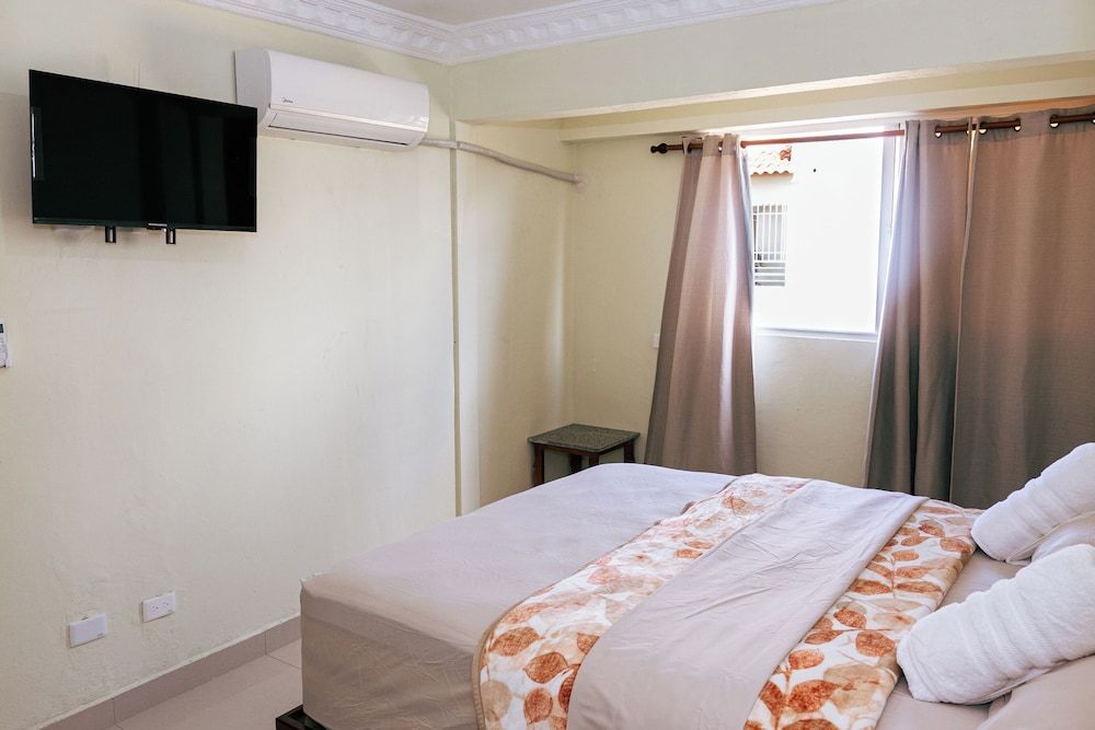 Tropical Island Aparthotel Economy Single Room, Air conditioning