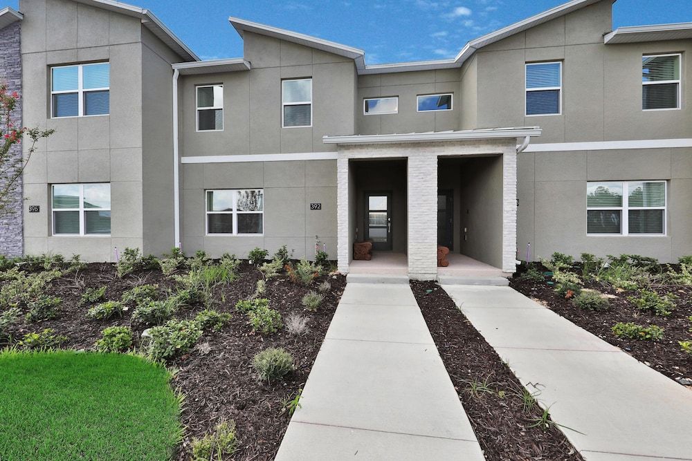 undefined 392 OC - 4BR Splendor: Private Pool 2