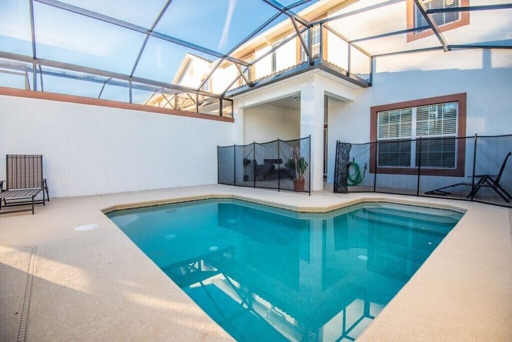 undefined 4 Bdrm With Private Pool 3