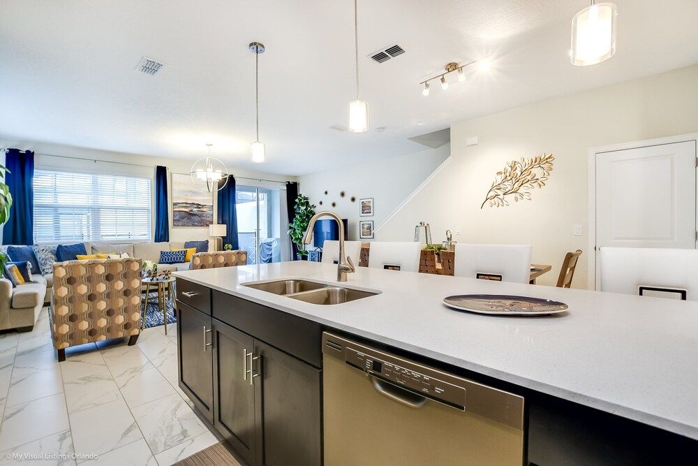 undefined 5 Bedroom 4 Bathroom Storey Lake 6