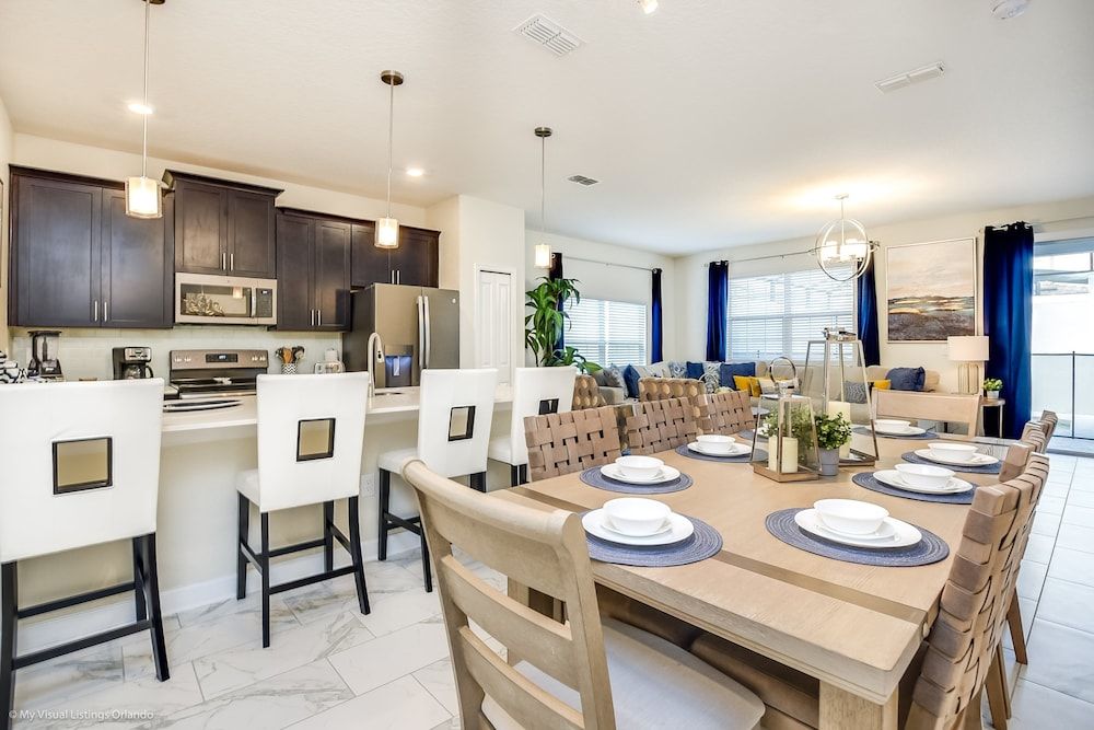 undefined 5 Bedroom 4 Bathroom Storey Lake 3