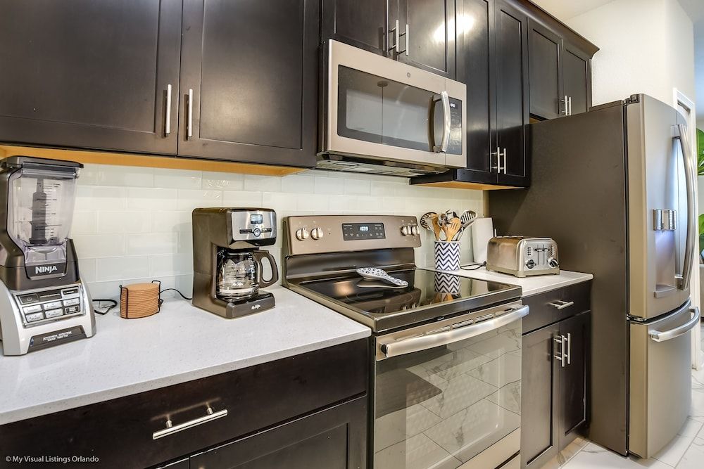 undefined 5 Bedroom 4 Bathroom Storey Lake 7