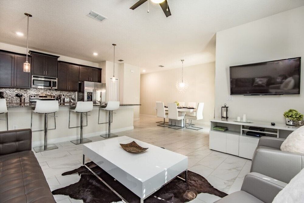 4 Bedroom 3 Bathroom Townhome w Pool House (Champions Gate IHR 4056) 14