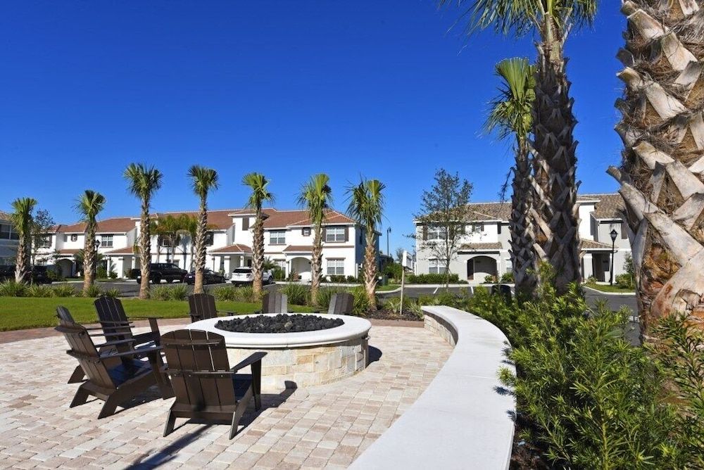 Storey Lake IHR 3058 House 14