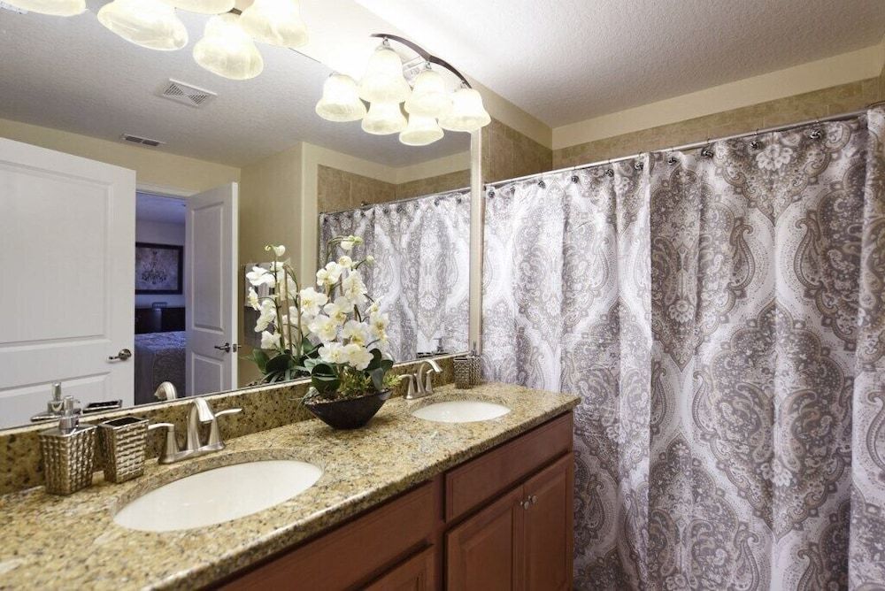 Storey Lake IHR 3058 House 12