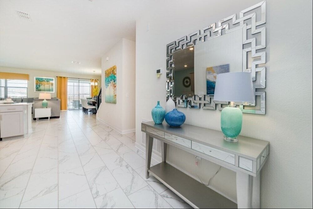 Luxury Lake View 8 BR Villa With Games Room House 28