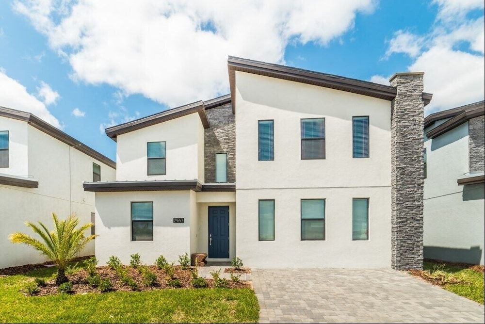 undefined Luxury Lake View 8 BR Villa With Games Room