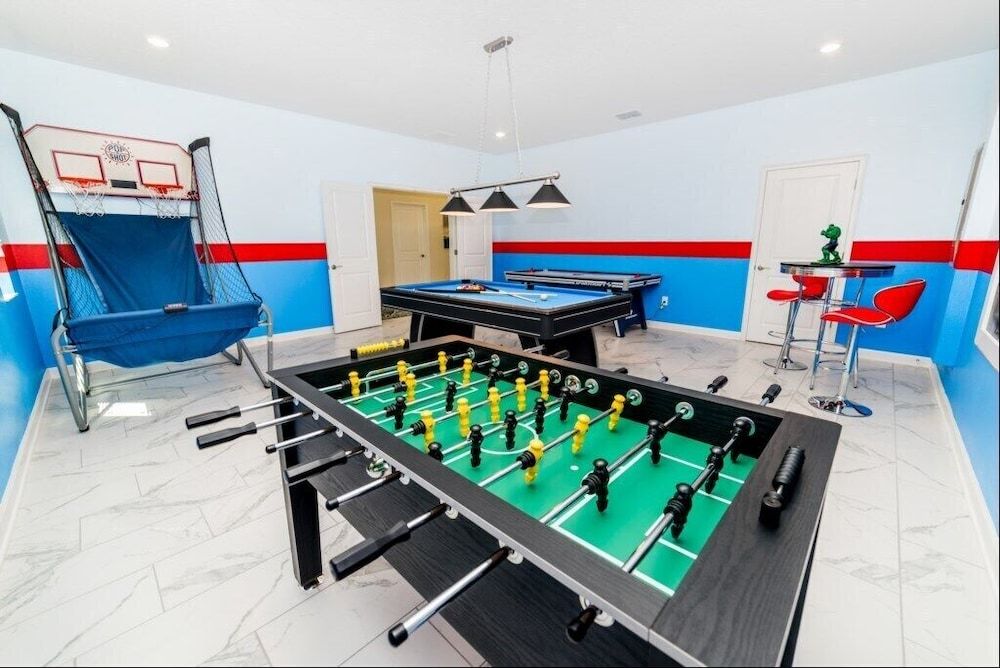 Luxury Lake View 8 BR Villa With Games Room House 24