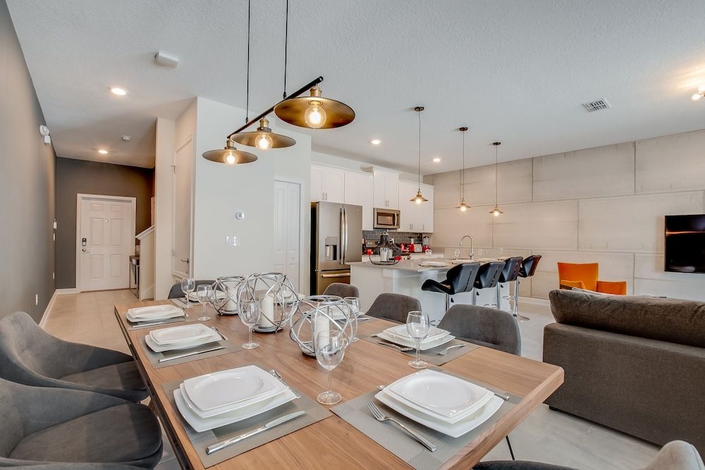 4 Bedroom Town Home with Pool House (4838LLANE) 13