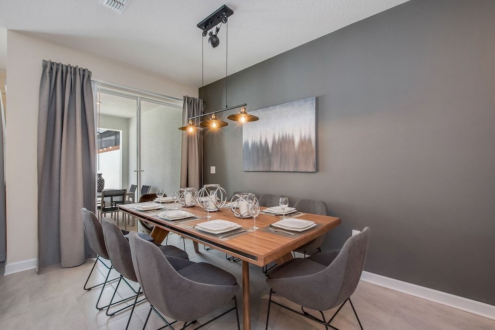 undefined 4 Bedroom Town Home with Pool 5