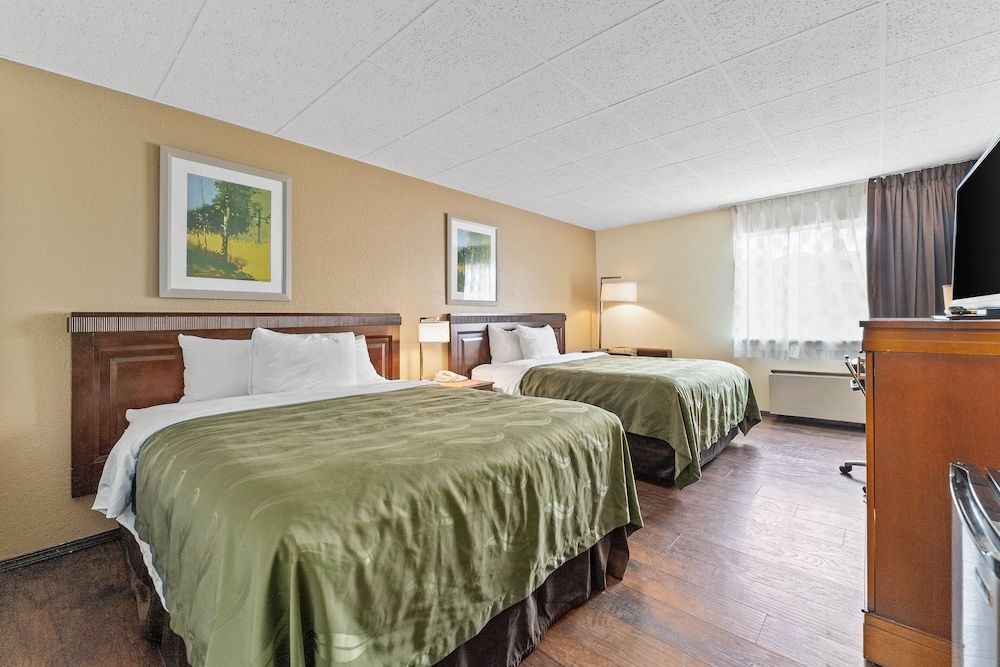Room, 2 Queen Beds, Accessible, Non Smoking (Roll-In Shower)