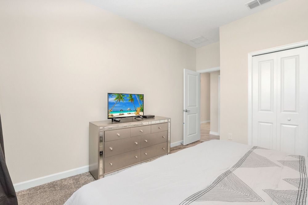 Fabulous 6 Bed Storey Lake Villa Pool & Spa 2145bmd Villa (2145BMD) 10