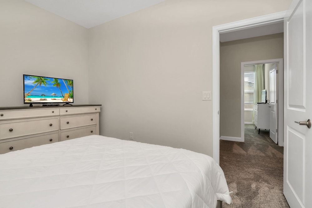 Fabulous 6 Bed Storey Lake Villa Pool & Spa 2145bmd Villa (2145BMD) 16