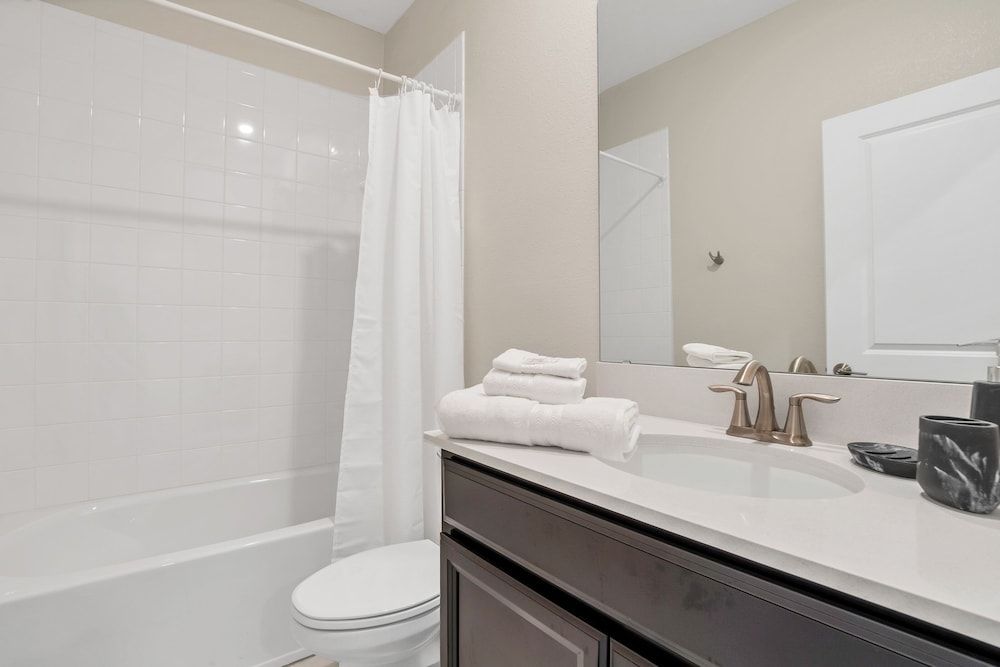 Fabulous 6 Bed Storey Lake Villa Pool & Spa 2145bmd Villa (2145BMD) 35