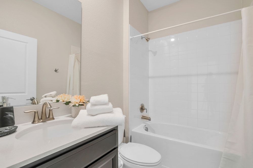 Fabulous 6 Bed Storey Lake Villa Pool & Spa 2145bmd Villa (2145BMD) 36