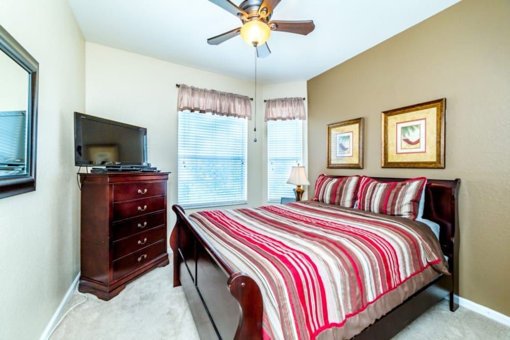 undefined 3 Bedroom Condo 8