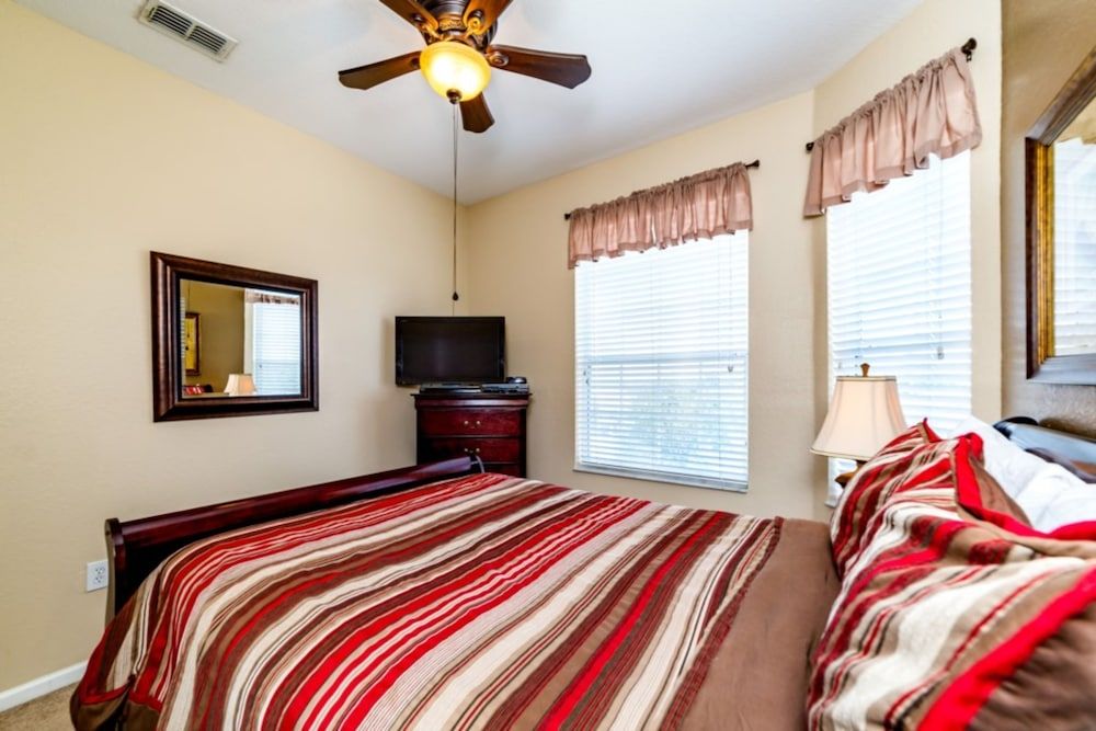 undefined 3 Bedroom Condo 9