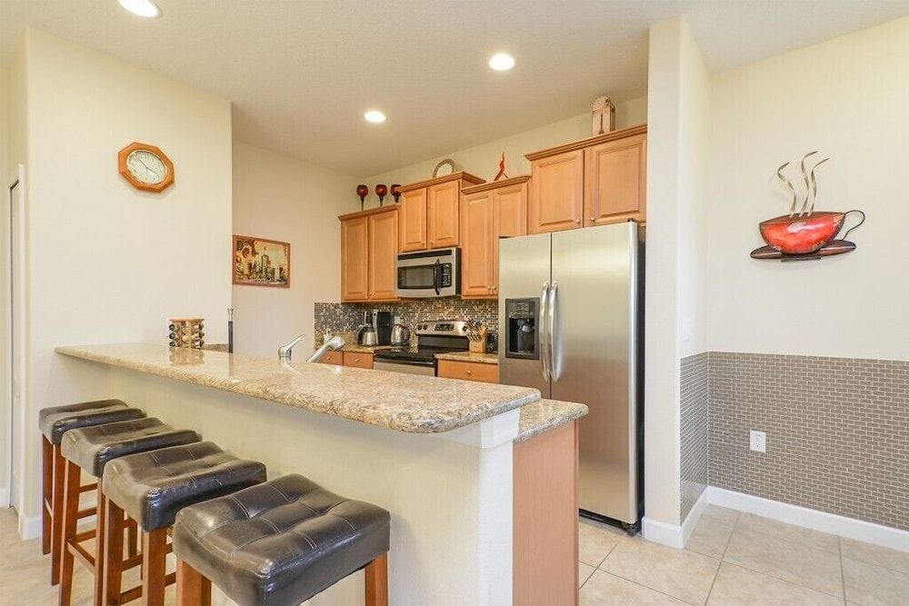 undefined Paradise Palms IHR 2007 10