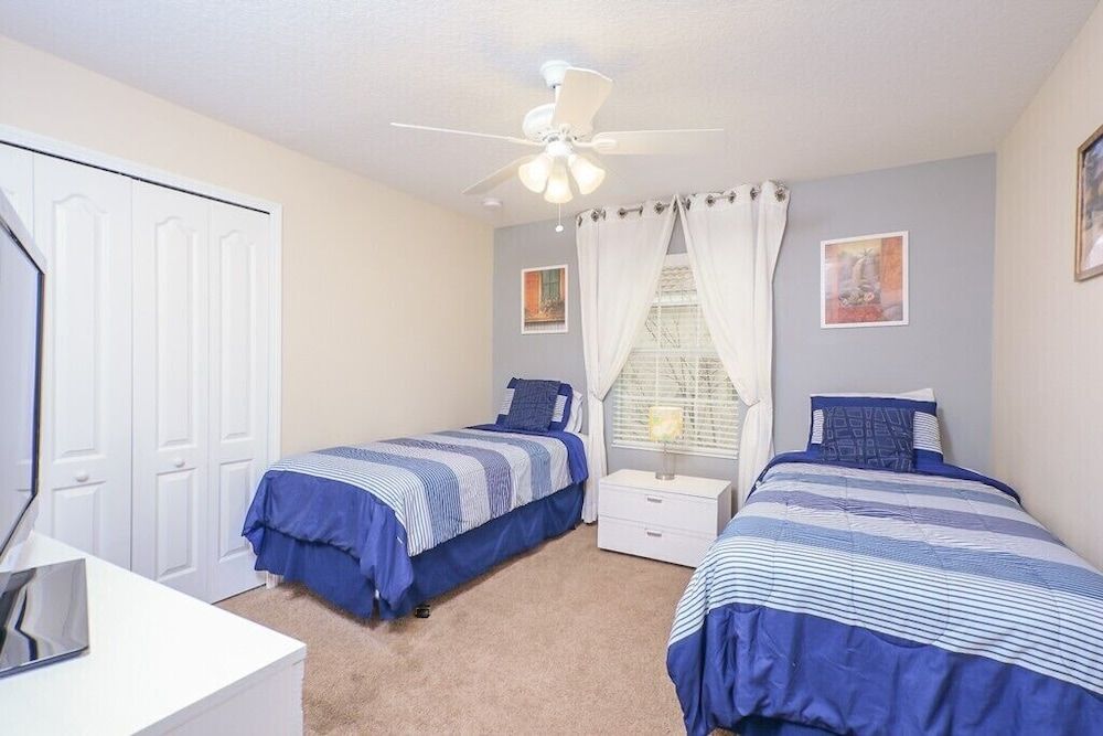 undefined Paradise Palms IHR 2007 5