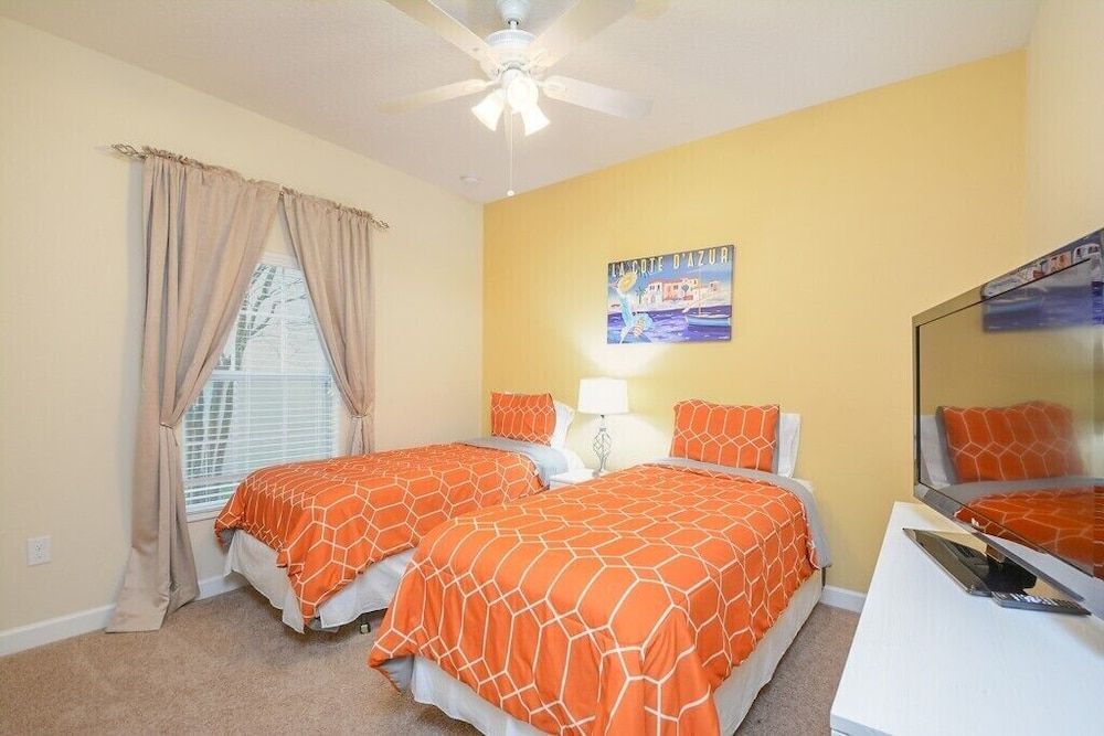 undefined Paradise Palms IHR 2007 7